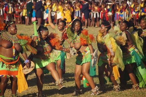 Swaziland Reed Dance Umhlanga Festival: How and When to See It