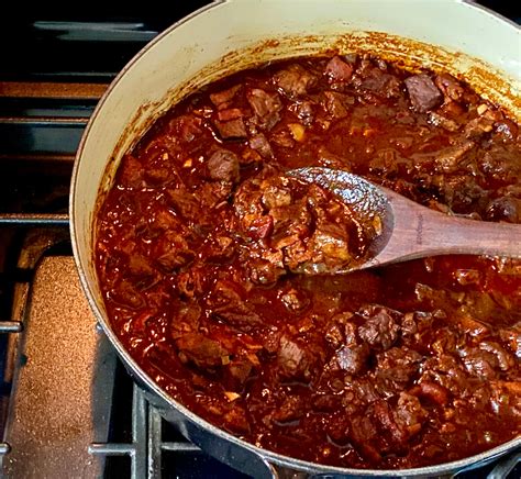 Beef A Casa Recope - Slow cooked beef ragù recipe | Jamie Oliver beef ...