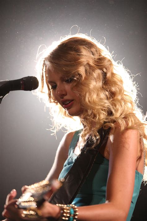 Taylor Swift’s 'Fearless' Re-Recording Is Thrilling