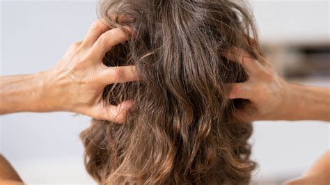 Selenium Sulfide: Does The Dandruff-Fighting Ingredient Have A Dark Side?