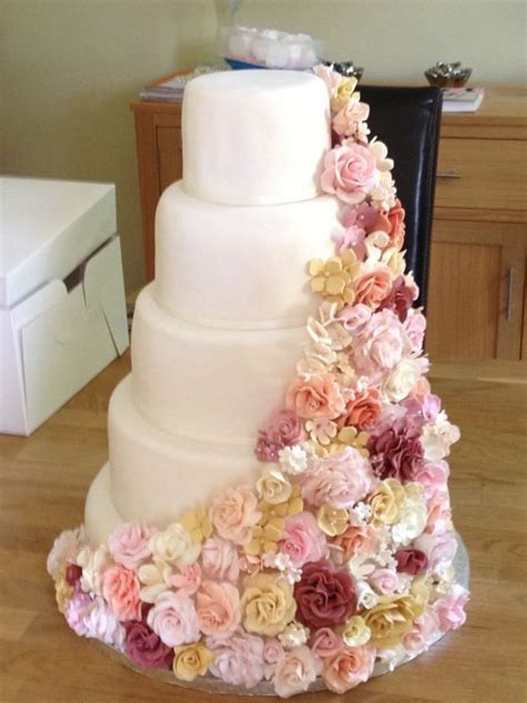 Pin by Latoya Levatte on wedding cakes | Gorgeous wedding cake, Wedding ...