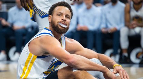 Warriors’ Stephen Curry Suffers Shoulder Injury vs. Pacers - Sports ...