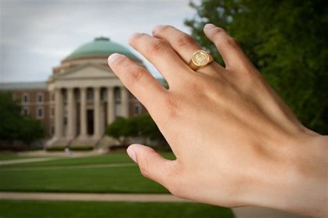 Ring Ceremony honors juniors, seniors – The Daily Campus