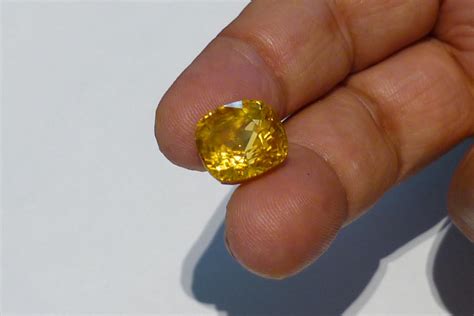 Yellow Sapphire: The Mystifying Beauty with the Yellow Sapphire