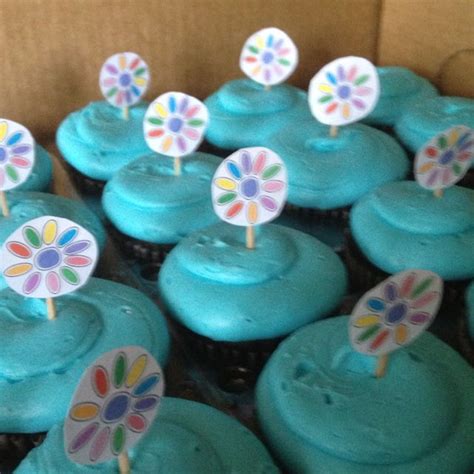 Girl Scout Daisy Cupcakes with Daisy Petal toppers! | Daisy girl scouts, Brownie girl scouts ...