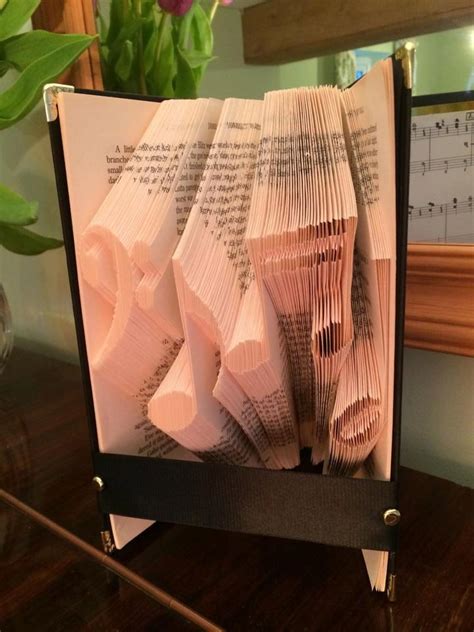 Book folding pattern for Musical notes FREE TUTORIAL | Etsy | Book folding patterns, Book ...
