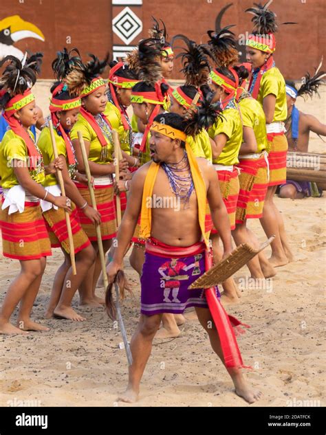 Tribal folk dance nagaland hi-res stock photography and images - Alamy