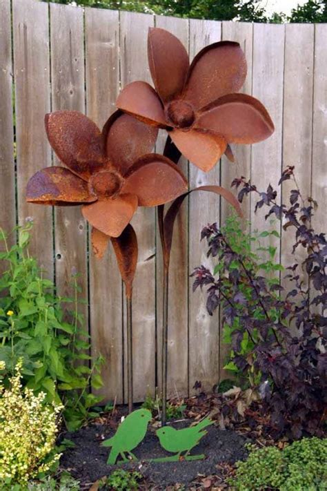 Rusty Metal Garden Decor & Metal Yard Art • The Garden Glove