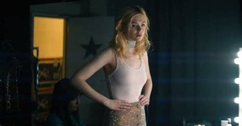 Teen Spirit Review: Elle Fanning Elevates Pop Star Movie | Collider