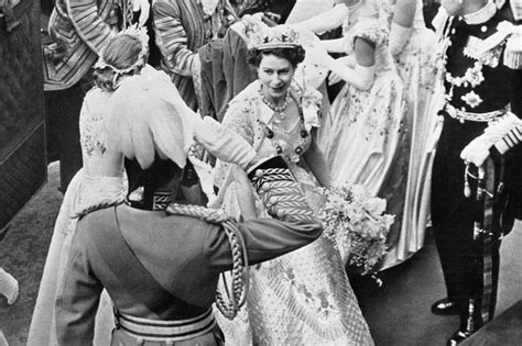 Fascinating Facts About Queen Elizabeth II's Coronation | Reader's Digest