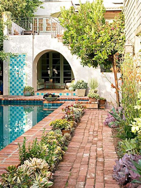 Creating Your Own Backyard Spanish Style Patio – DECOOMO