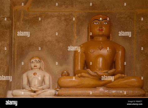 Parshwanath hi-res stock photography and images - Alamy