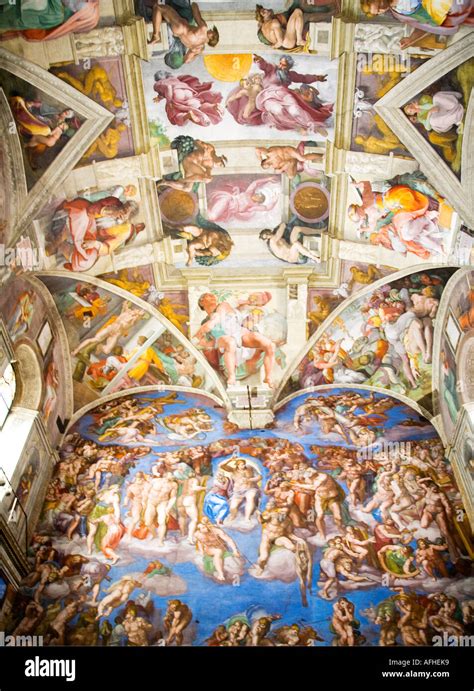 "Sistine Chapel" ceiling frescos painted by Michelangelo Vatican Museum ...