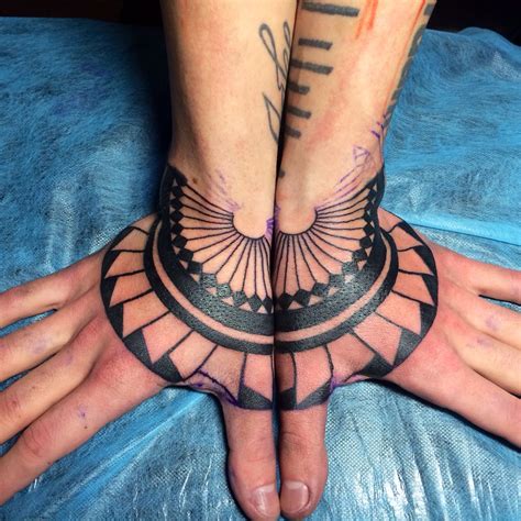I love the idea of a tattoo being able to turn INTO something :) Geometric Tattoo Feminine ...