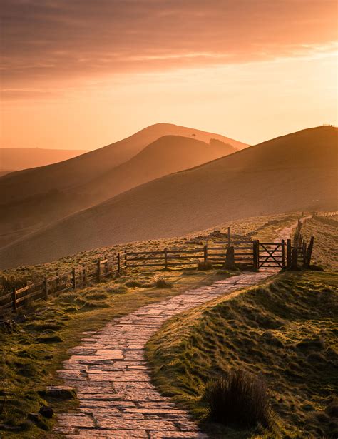 * Autumn sunrise on the Great Ridge, Peak District | Peak District ...