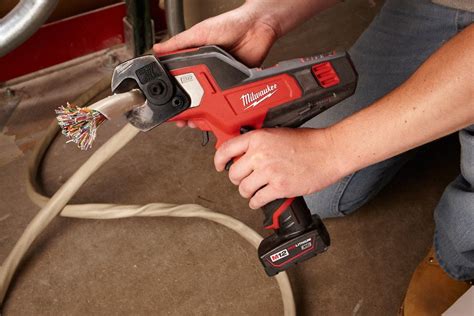 MILWAUKEE Cordless Cable Cutter, 12V Li-Ion - 26X067|2472-21XC - Grainger