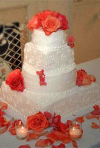 Hillcrest Bakery | Wedding Cakes - The Knot