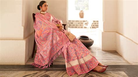 The Rich History and Timeless Elegance of Jamawar Saree - Urban Womania