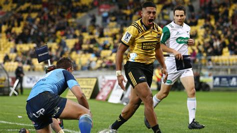 Super Rugby 2019: Hurricanes hold on to beat Bulls to book semi-final ...