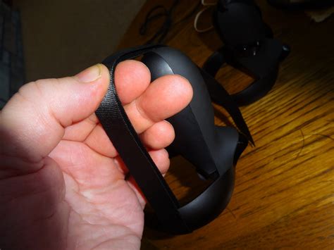 Oculus Controller Custom Strap Grip : 6 Steps - Instructables