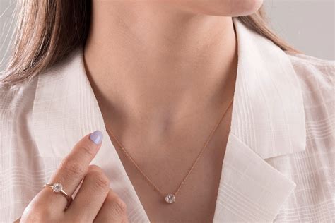 What Makes a Floating Diamond Necklace Unique | Noémie