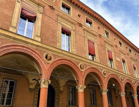 Bologna: Architecture of the Red City - Lions in the Piazza