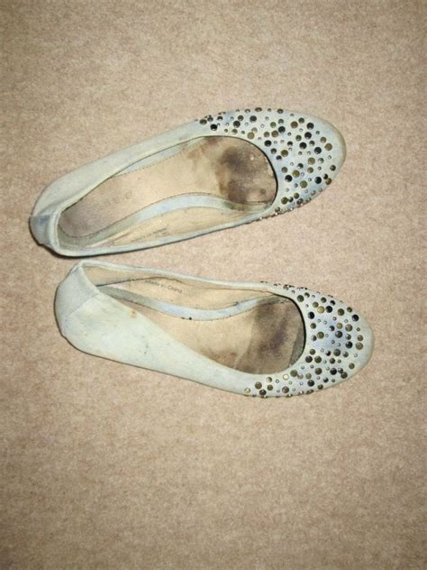 Very well worn stinky ballet flats . Size 7 . Ready to go - 10/10 ...