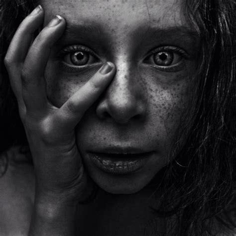 Lee Jeffries • Portraits | Lee jeffries, Photographie de portraits, Portrait noir et blanc