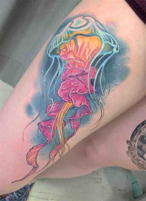 24 Majestic Jellyfish Tattoos | Jellyfish tattoo, Watercolor jellyfish, Jellyfish painting