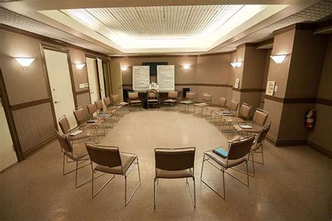 What to Expect at AA Meetings and How to Prepare