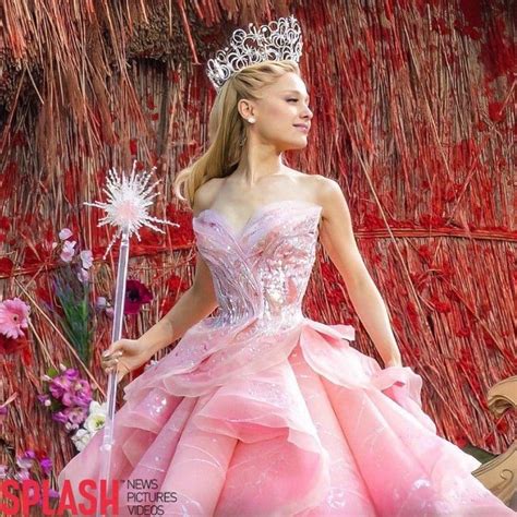 New pic of Ari as Glinda in 2023 | Ariana grande cute, Ariana grande ...