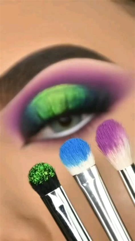 Pin by Glorious on Pins by you in 2024 | Eye makeup, Colorful makeup ...