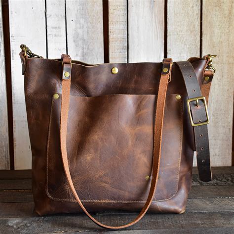 Brown leather purse - www.bjmpmpc.com