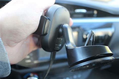 Kenu Airframe Wireless and Airbase Wireless car mounts review - The Gadgeteer