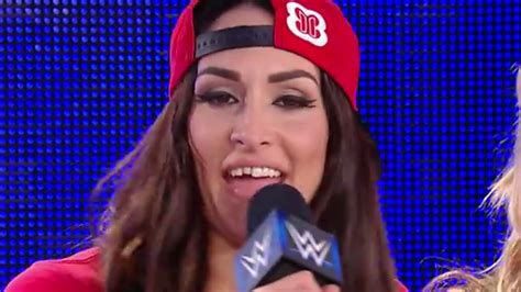 Nikki Bella got her teeth messed up during SmackDown Live brawl with Team Raw - Cageside Seats