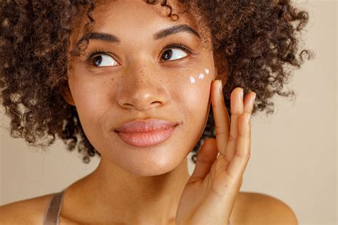Anti-Ageing, Dry Skin, Redness: Dermatologist Reveals The 'Best' Skincare - Newsweek