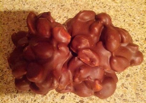 Chocolate peanut clusters Recipe by Lil_Momma - Cookpad
