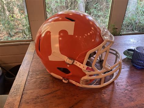 Orange Tennessee Custom : r/FootballHelmets