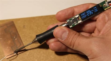 Soldering pen for Weller RT tips with OLED display - Electronics-Lab.com