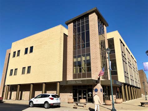 Effingham County Courthouse in Effingham, Illinois. Paul Chandler February 2019. | Effingham ...