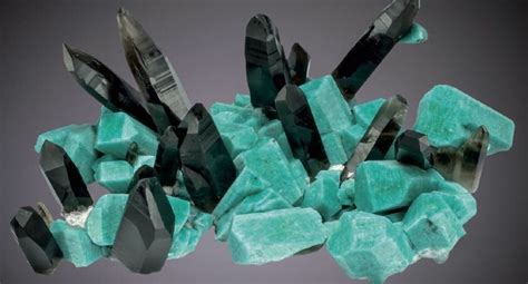 Amazonite & smoky quartz Colorado, USA | Crystals minerals, Rocks and minerals, Gems and minerals