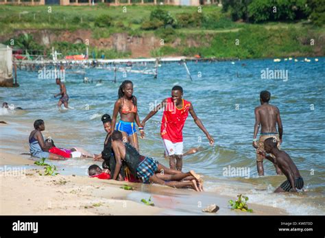 Lido beach scene, Lake Victoria, Entebbe, Wakiso, Uganda Stock Photo - Alamy