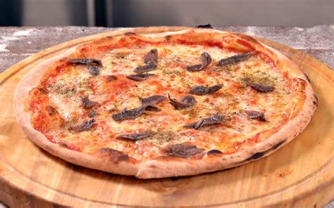 Do Anchovies on Pizza Have Bones? - PreparedCooks.com