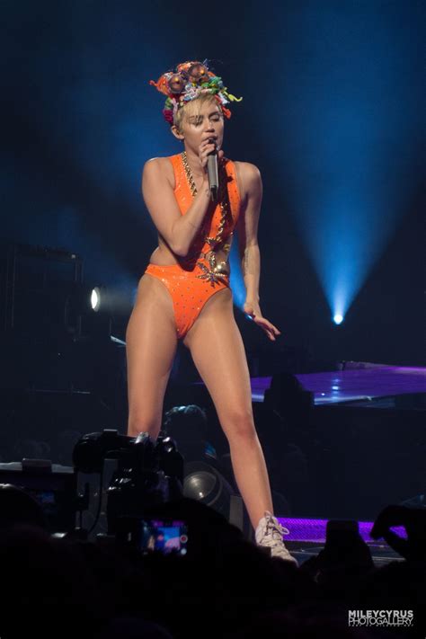 Miley Cyrus Performs at Bangerz Tour in Adelaide - Australia, October 2014 • CelebMafia