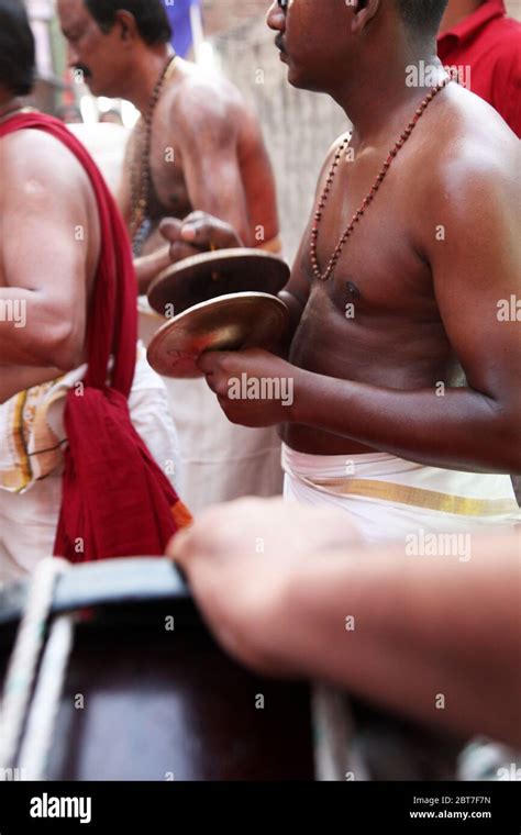 Chenda Melam - Kerala Traditional Music, Drummers of Kerala, (Temple ...