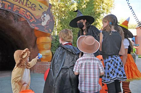 Six Flags Great Adventure Unveils 'Hallowfest' For Halloween 2020