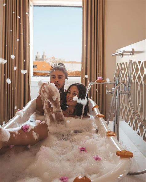 Pin by Roxie ♡ on CoupleGoals ️ | Romantic couples, Bath couple, Cute ...