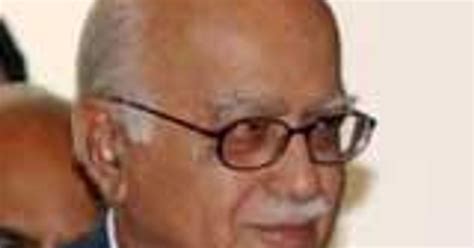 Advani appeals to Hegde to withdraw resignation