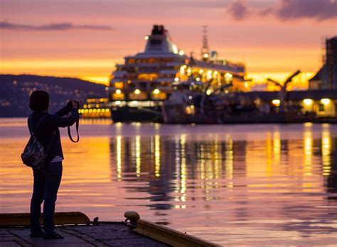 Bergen harbour, Norway | A cruise ship about to leave the Be… | Flickr