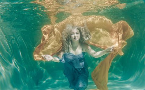 7 Tips for Shooting Underwater Portrait Photography